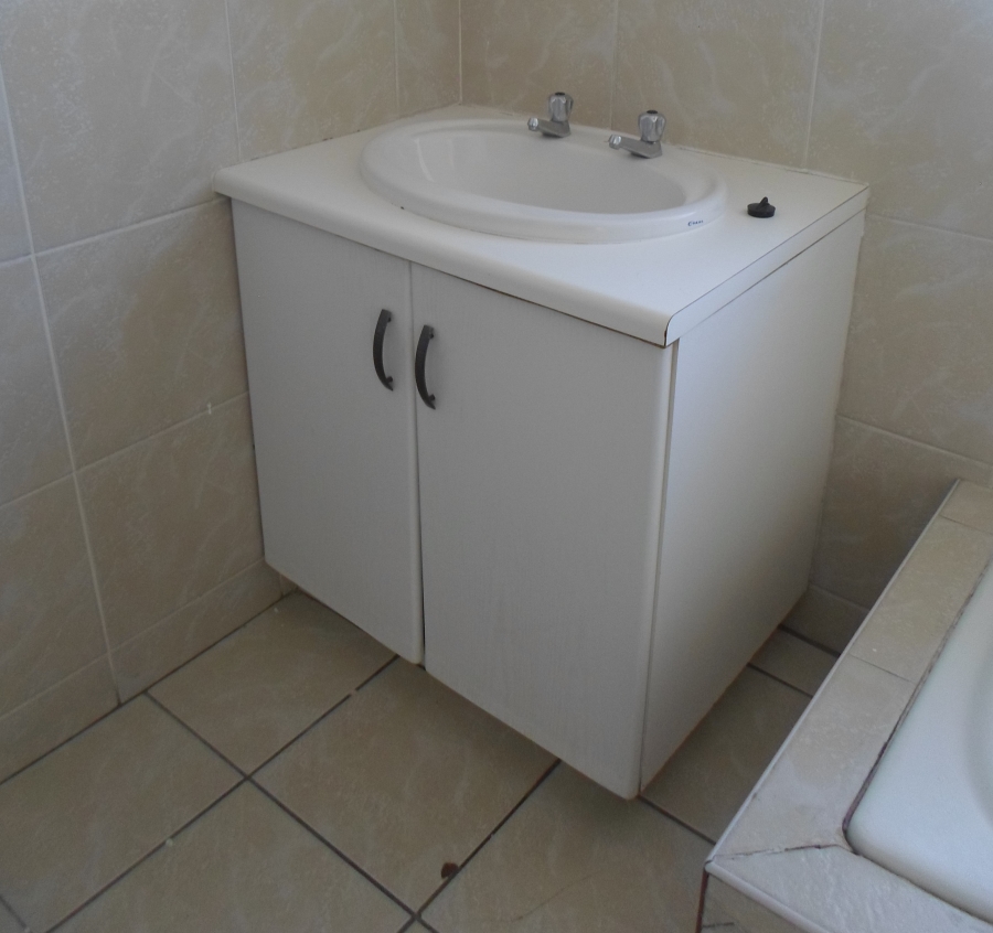 To Let 3 Bedroom Property for Rent in Groblerpark Gauteng
