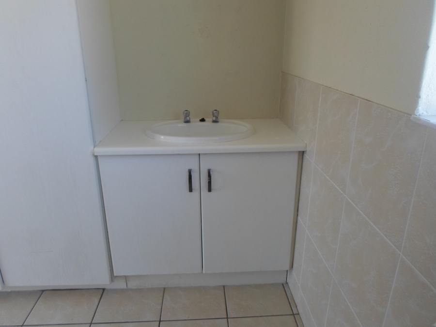 To Let 3 Bedroom Property for Rent in Groblerpark Gauteng