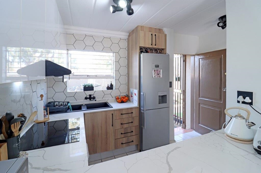 2 Bedroom Property for Sale in Dowerglen Ext 4 Gauteng