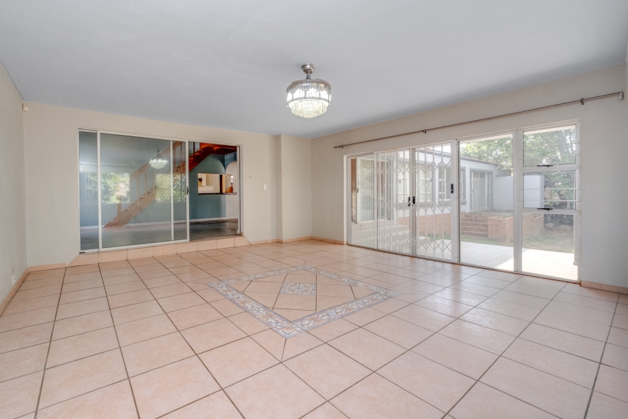 5 Bedroom Property for Sale in Weltevreden Park Gauteng