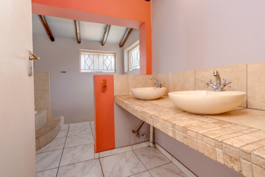 5 Bedroom Property for Sale in Weltevreden Park Gauteng