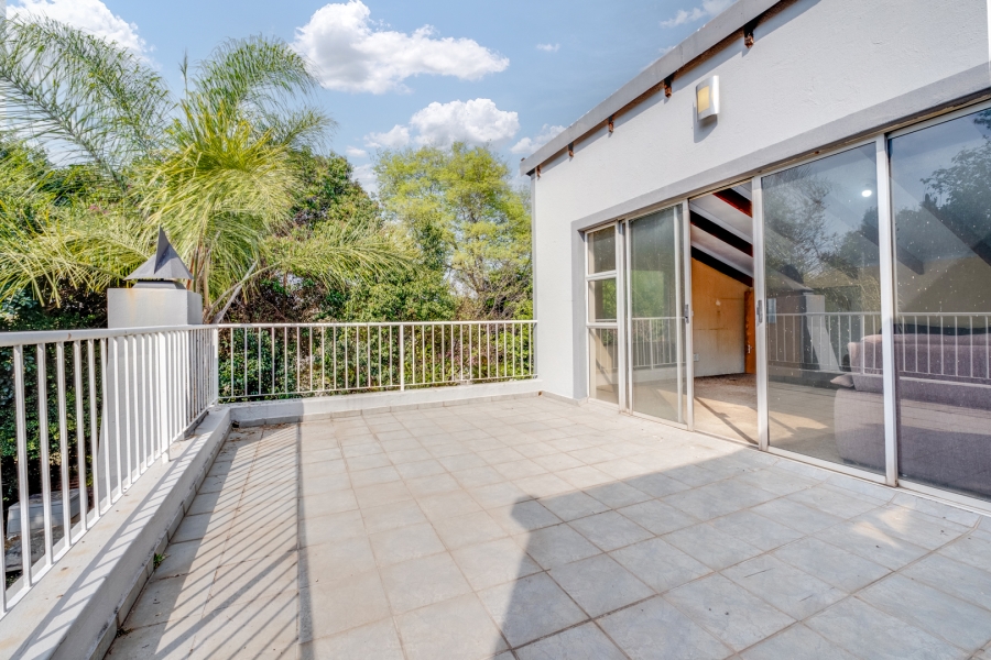 5 Bedroom Property for Sale in Weltevreden Park Gauteng