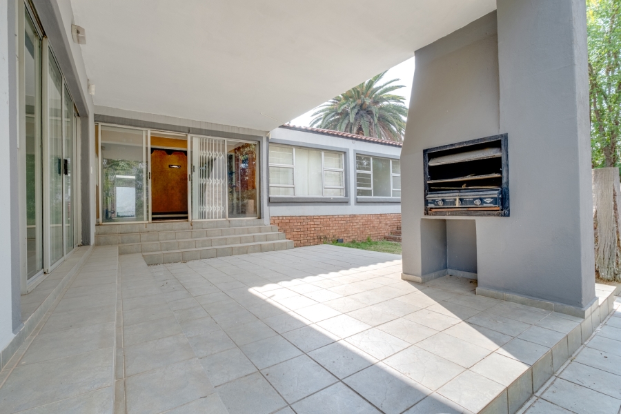 5 Bedroom Property for Sale in Weltevreden Park Gauteng