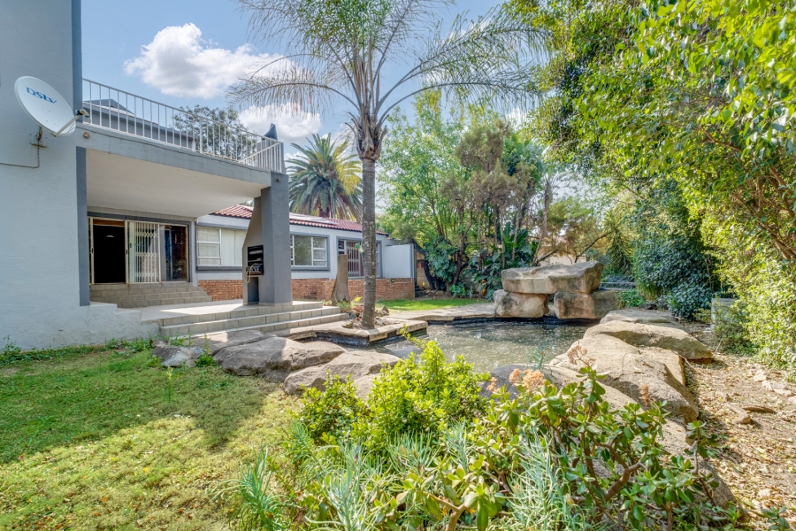 5 Bedroom Property for Sale in Weltevreden Park Gauteng