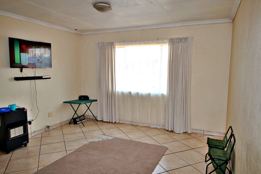 2 Bedroom Property for Sale in Edleen Gauteng