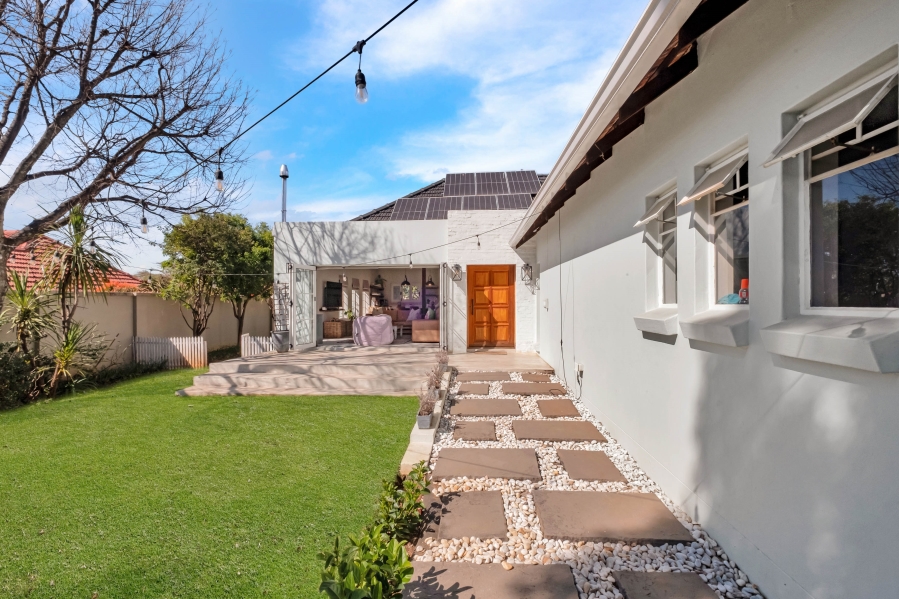 3 Bedroom Property for Sale in Linden Gauteng