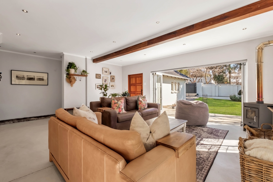 3 Bedroom Property for Sale in Linden Gauteng