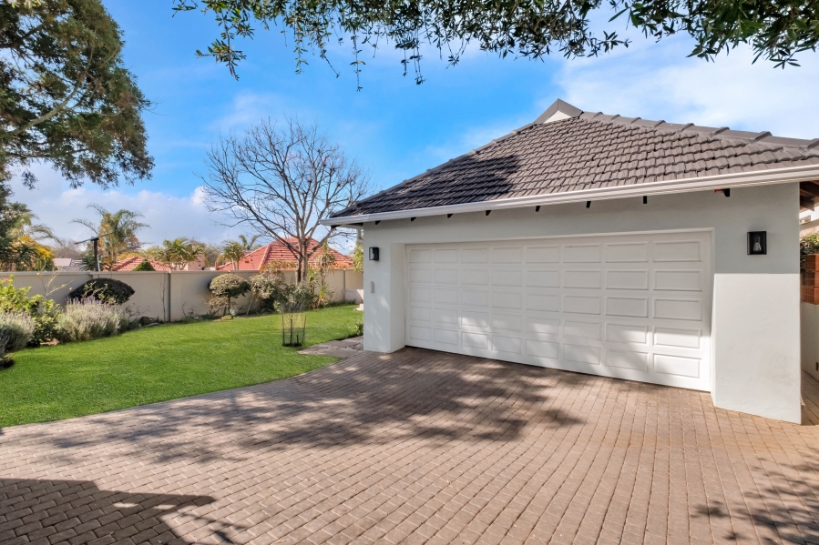 3 Bedroom Property for Sale in Linden Gauteng
