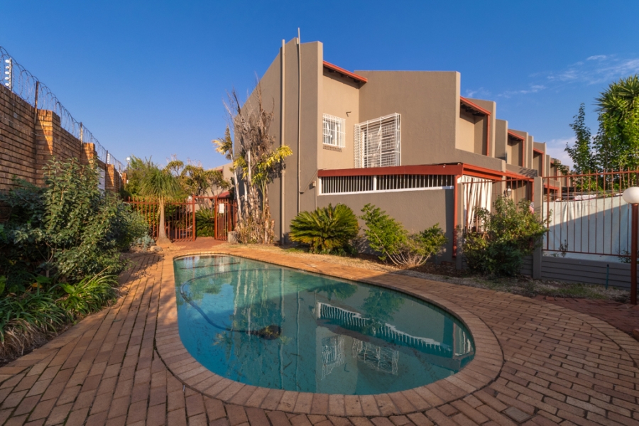 2 Bedroom Property for Sale in Dorandia Gauteng