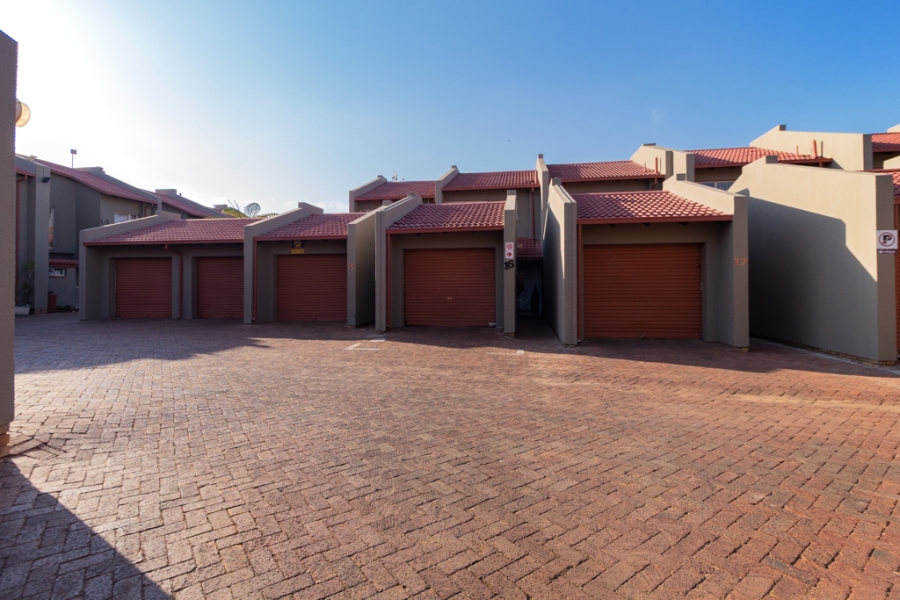 2 Bedroom Property for Sale in Dorandia Gauteng