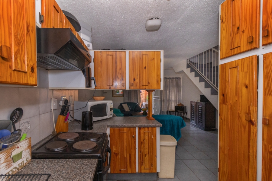 2 Bedroom Property for Sale in Dorandia Gauteng