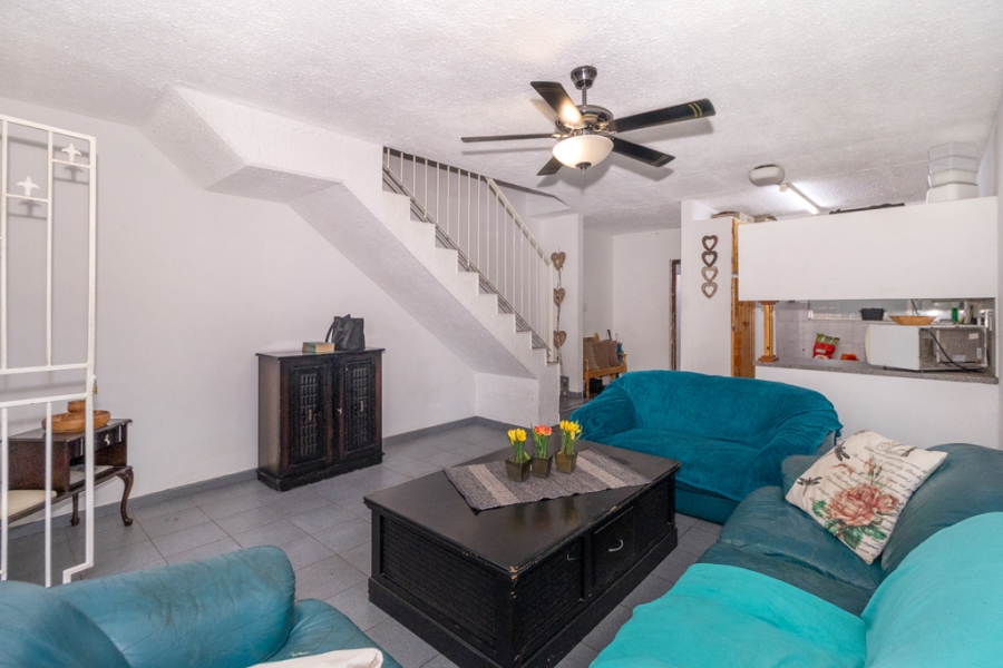 2 Bedroom Property for Sale in Dorandia Gauteng