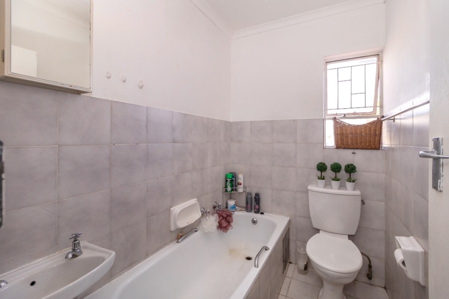 2 Bedroom Property for Sale in Dorandia Gauteng