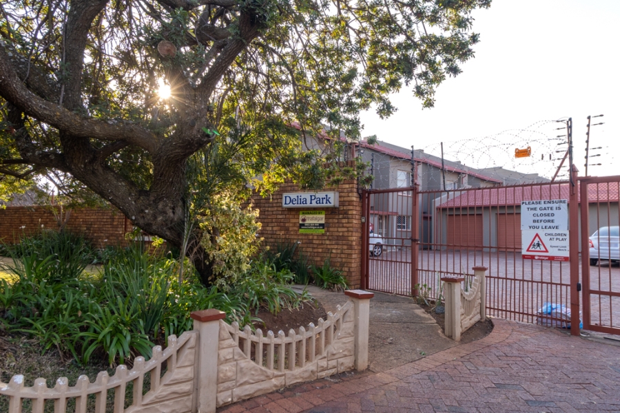 2 Bedroom Property for Sale in Dorandia Gauteng