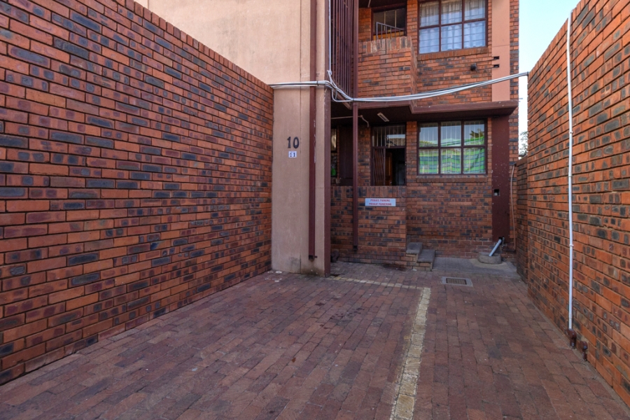 2 Bedroom Property for Sale in Pretoria North Gauteng