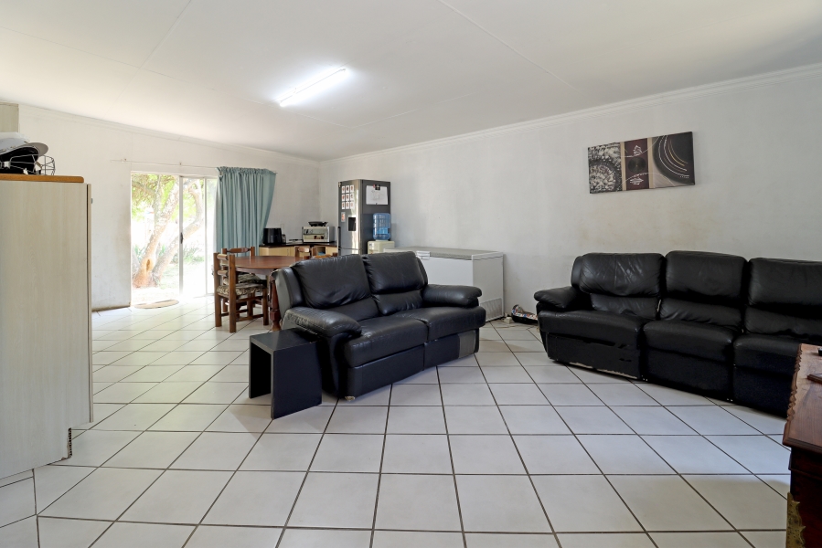 8 Bedroom Property for Sale in Mnandi Gauteng