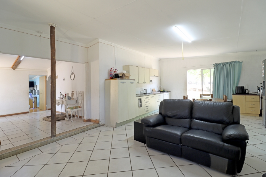 8 Bedroom Property for Sale in Mnandi Gauteng