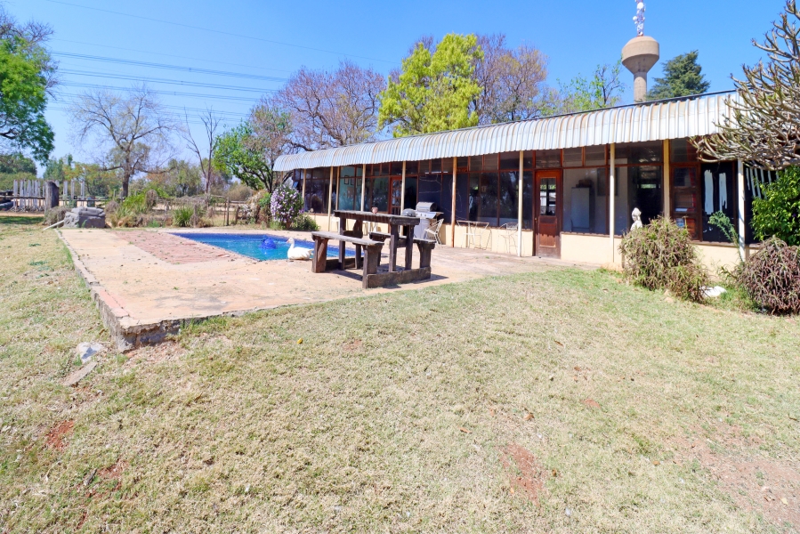 8 Bedroom Property for Sale in Mnandi Gauteng