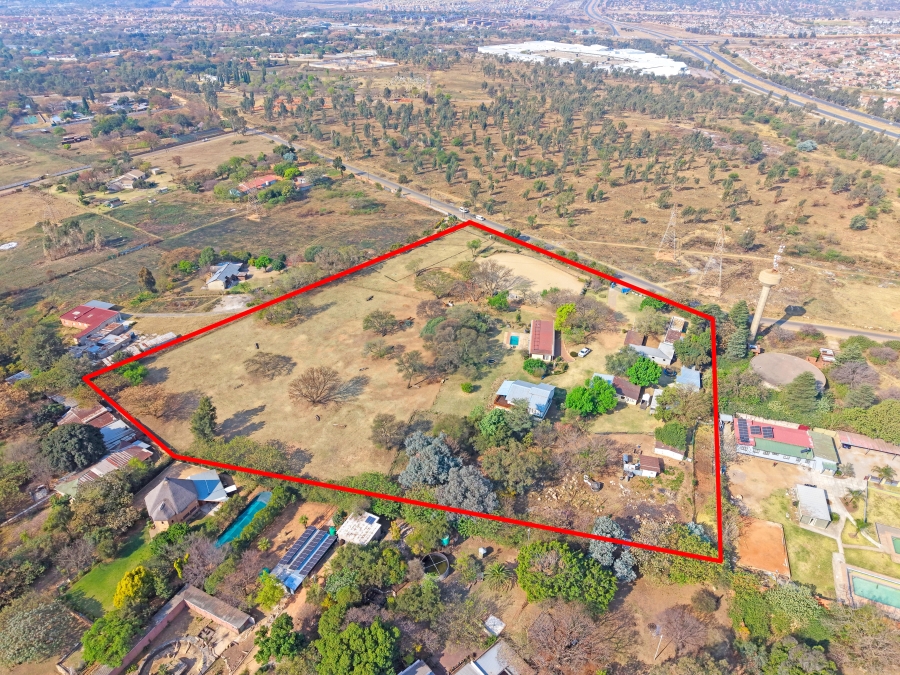8 Bedroom Property for Sale in Mnandi Gauteng