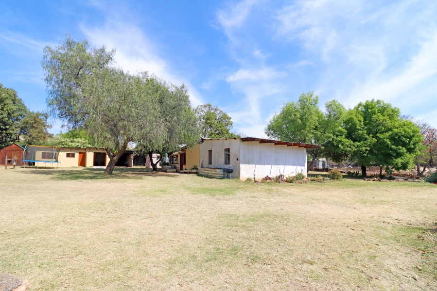8 Bedroom Property for Sale in Mnandi Gauteng