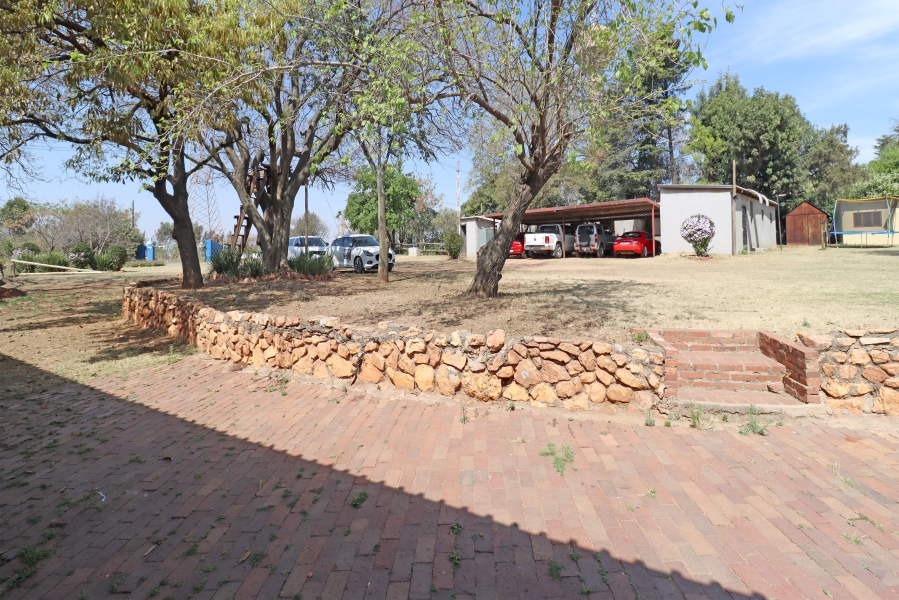 8 Bedroom Property for Sale in Mnandi Gauteng