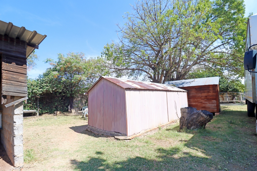 8 Bedroom Property for Sale in Mnandi Gauteng