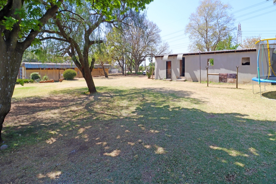 8 Bedroom Property for Sale in Mnandi Gauteng