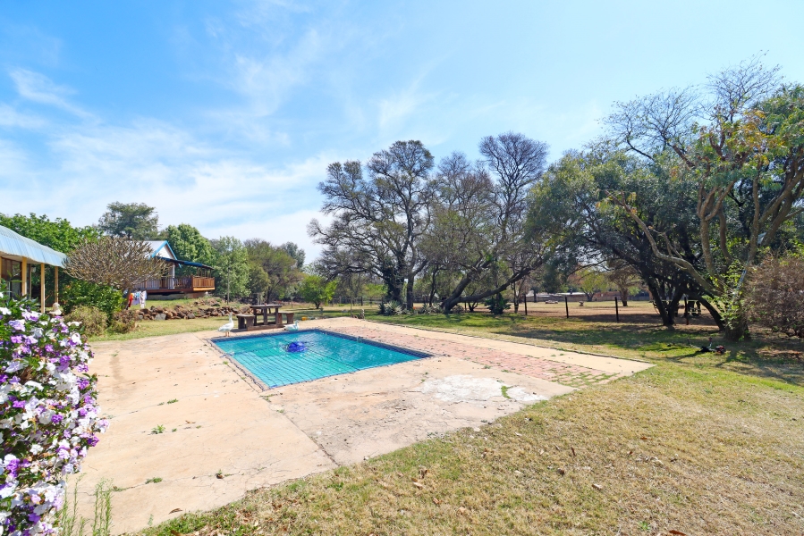 8 Bedroom Property for Sale in Mnandi Gauteng