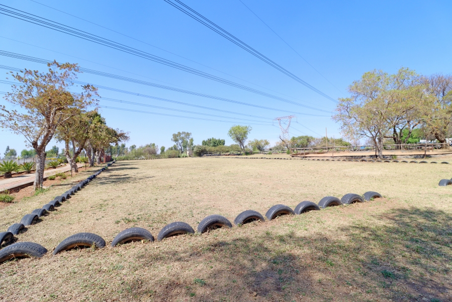 8 Bedroom Property for Sale in Mnandi Gauteng