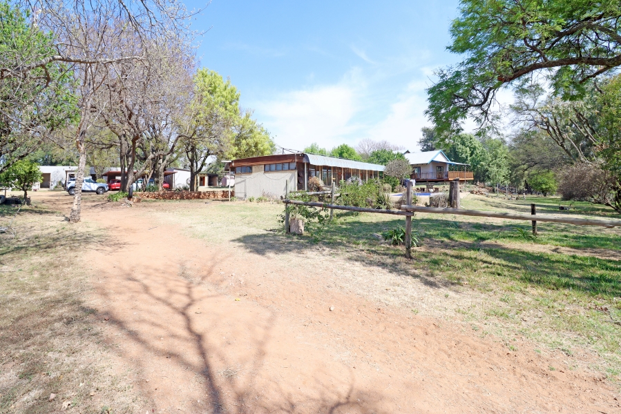 8 Bedroom Property for Sale in Mnandi Gauteng