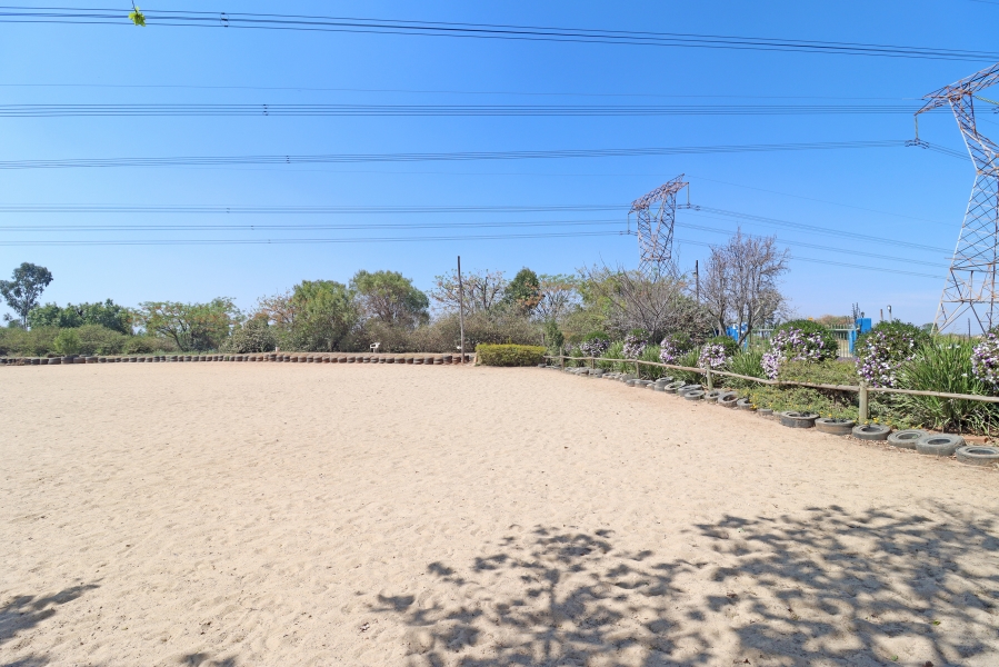 8 Bedroom Property for Sale in Mnandi Gauteng