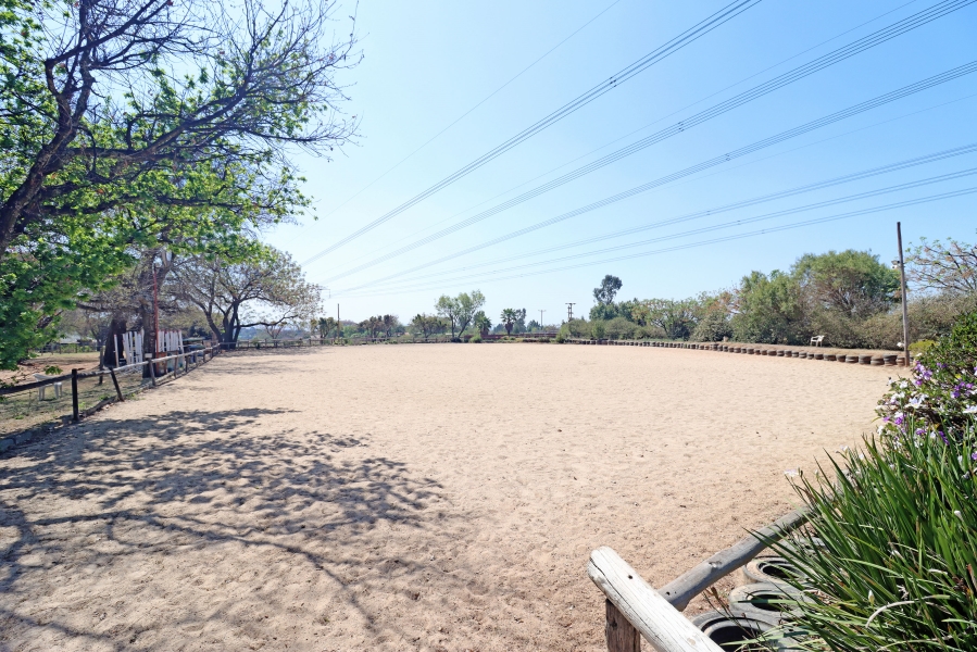 8 Bedroom Property for Sale in Mnandi Gauteng
