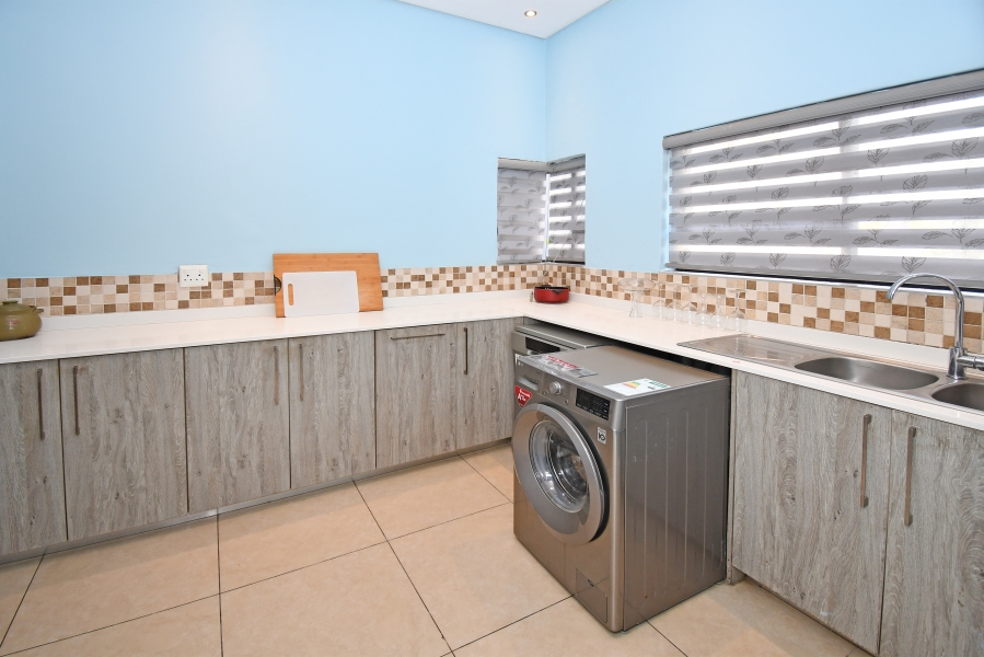 4 Bedroom Property for Sale in Waterfall Country Village Gauteng