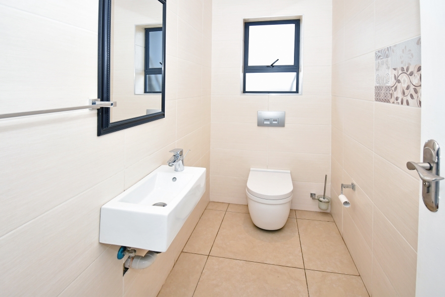 4 Bedroom Property for Sale in Waterfall Country Village Gauteng