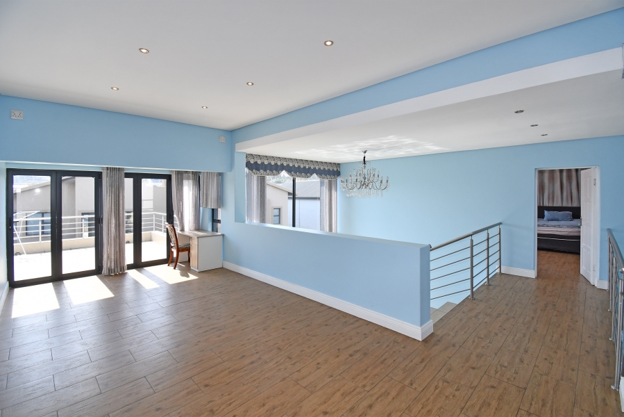 4 Bedroom Property for Sale in Waterfall Country Village Gauteng