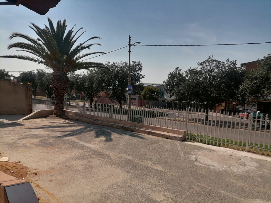 Commercial Property for Sale in Birchleigh Gauteng