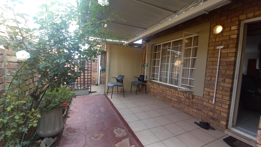 To Let 3 Bedroom Property for Rent in Florentia Gauteng