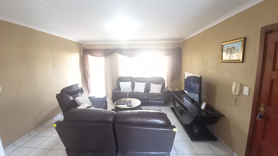 To Let 3 Bedroom Property for Rent in Florentia Gauteng