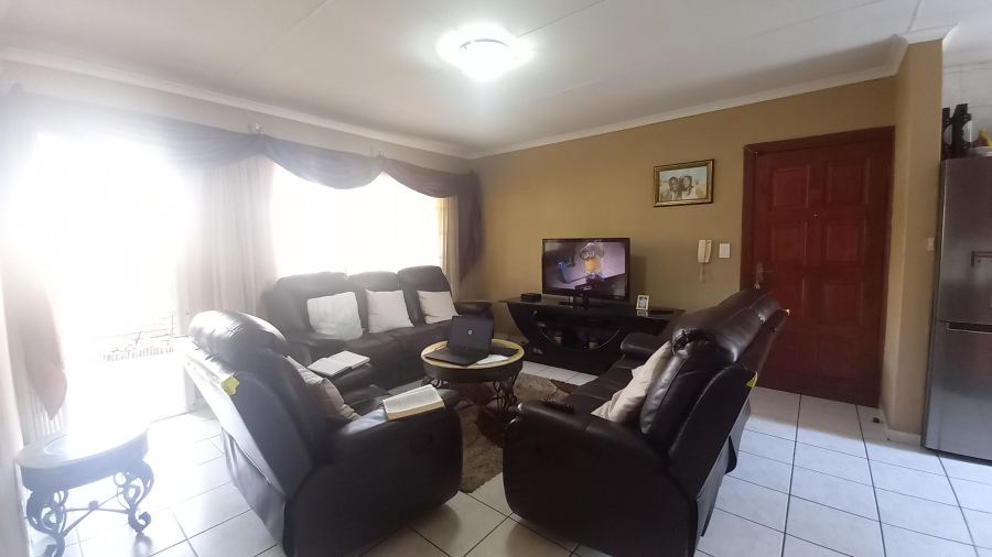 To Let 3 Bedroom Property for Rent in Florentia Gauteng