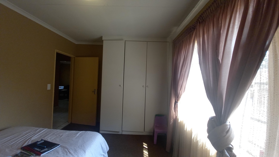 To Let 3 Bedroom Property for Rent in Florentia Gauteng