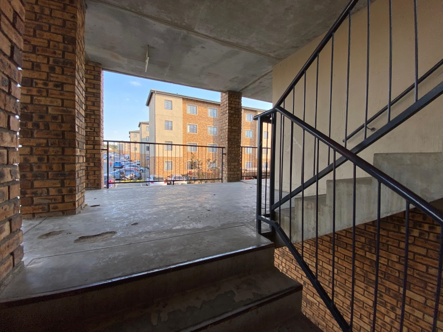To Let 2 Bedroom Property for Rent in South Hills Gauteng
