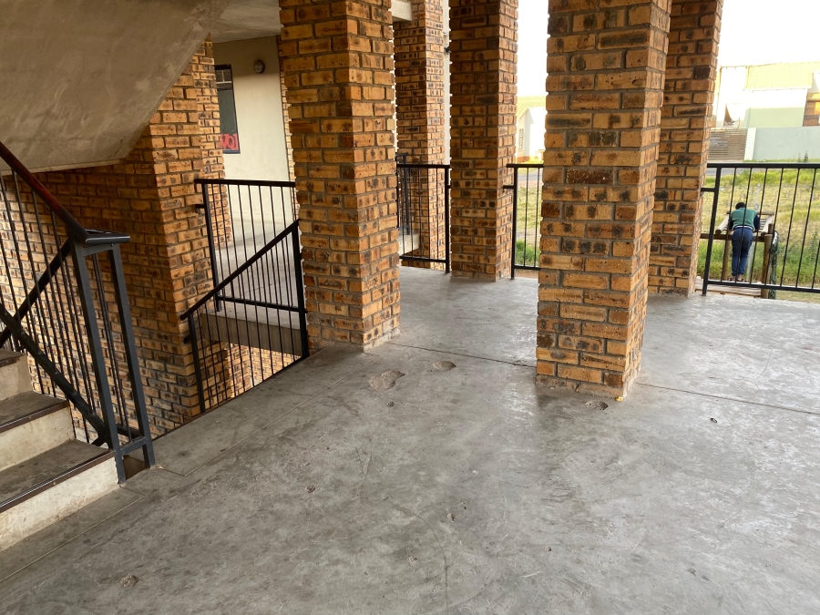 To Let 2 Bedroom Property for Rent in South Hills Gauteng