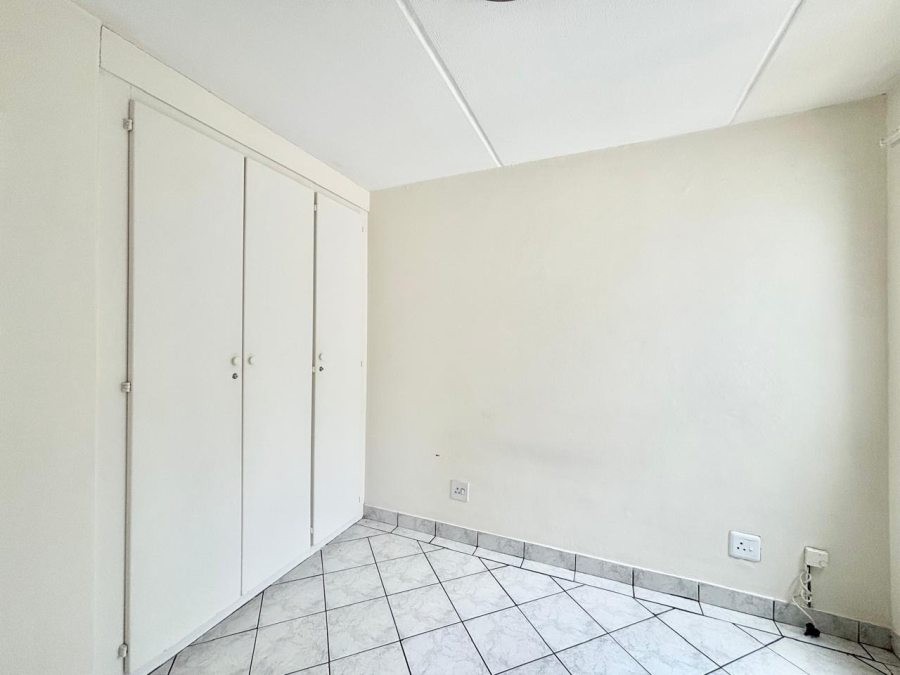 To Let 1 Bedroom Property for Rent in Sandown Gauteng