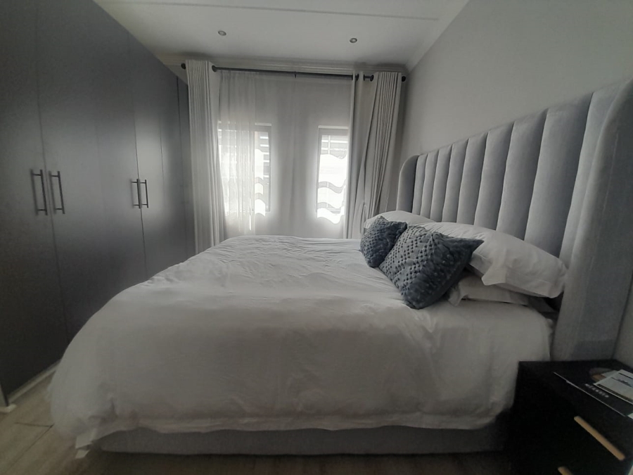 To Let 2 Bedroom Property for Rent in Bryanston Gauteng