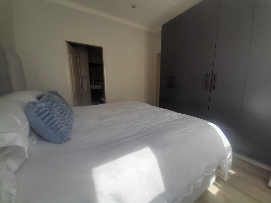 To Let 2 Bedroom Property for Rent in Bryanston Gauteng