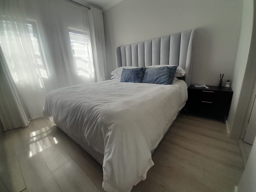 To Let 2 Bedroom Property for Rent in Bryanston Gauteng