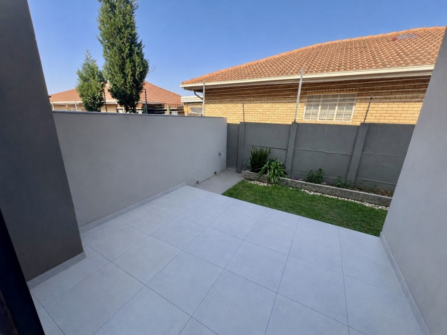 3 Bedroom Property for Sale in Equestria Gauteng