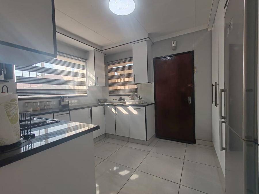 3 Bedroom Property for Sale in Bakerton Gauteng