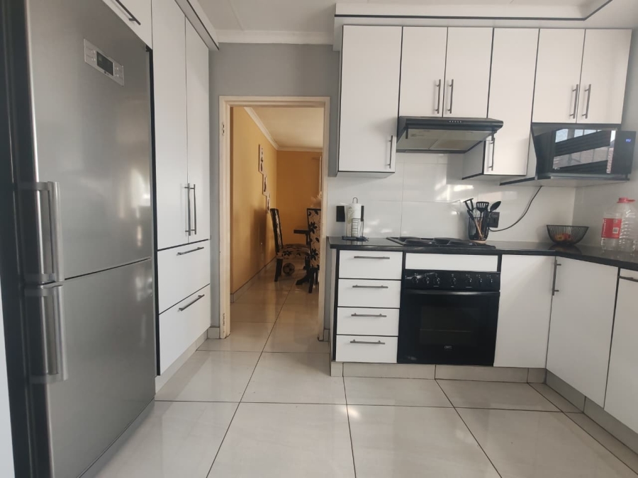 3 Bedroom Property for Sale in Bakerton Gauteng