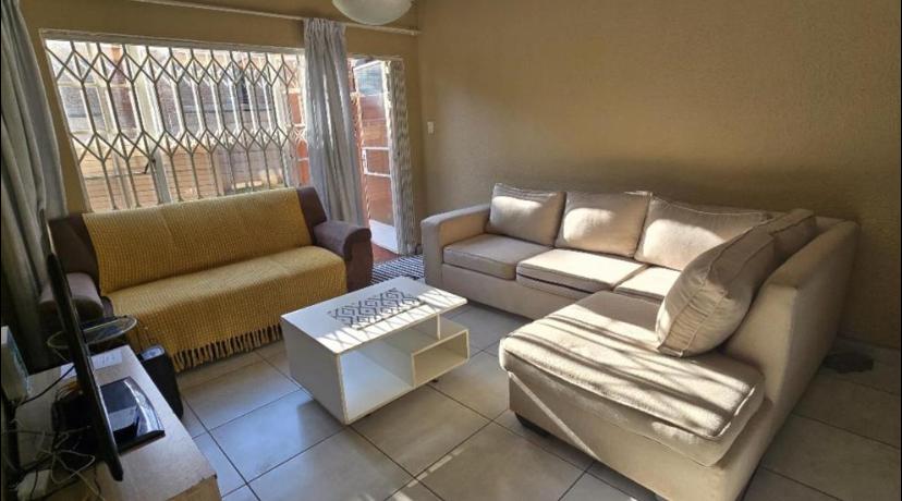 2 Bedroom Property for Sale in Goedeburg Gauteng